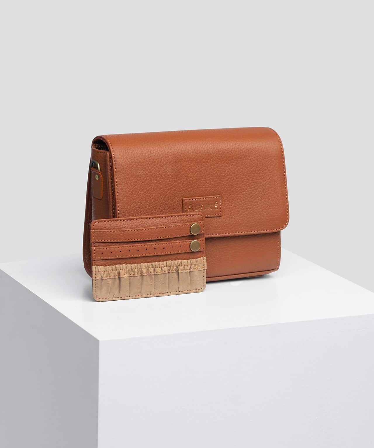 Pouch med smykkeholder i cognac